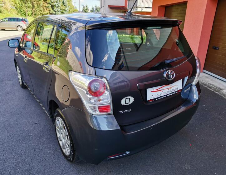 Toyota Verso 9