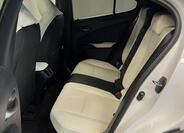 Lexus UX 250h 8