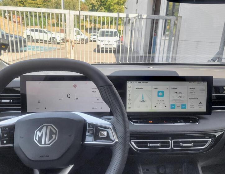 MG HS 10