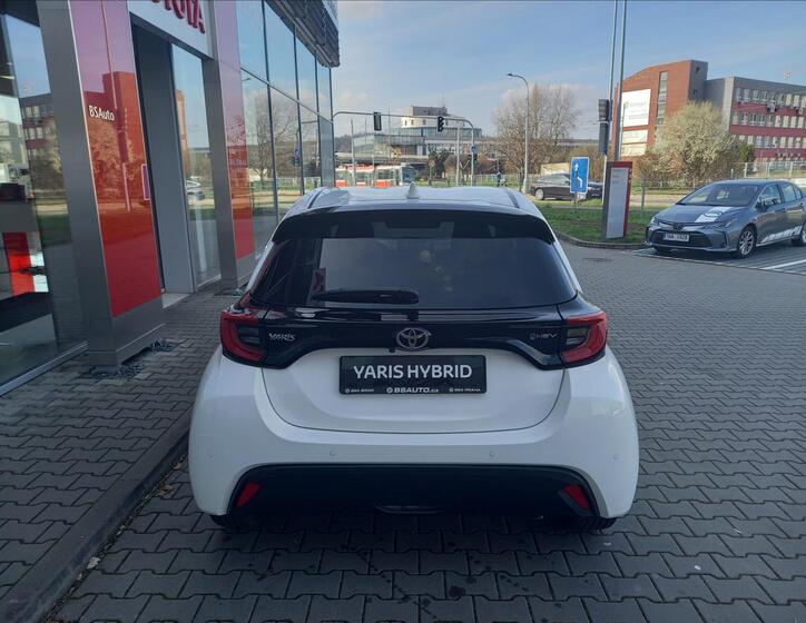 Toyota Yaris 5