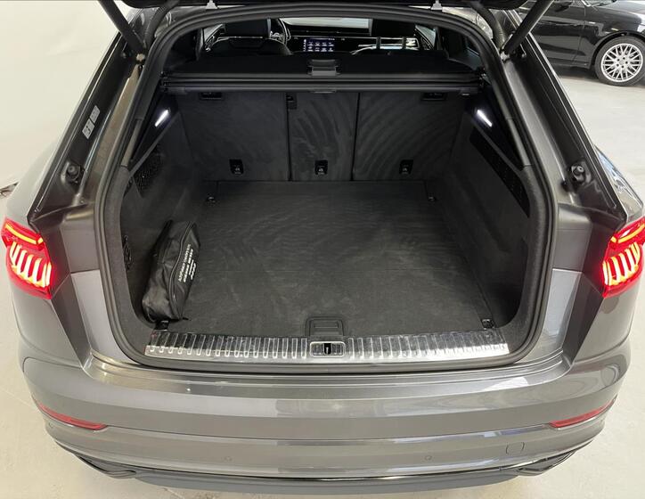 Audi Q8 31