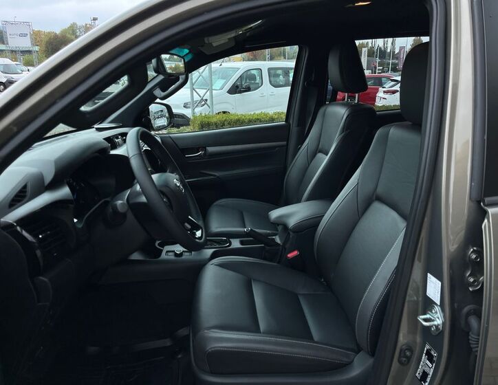 Toyota Hilux 14