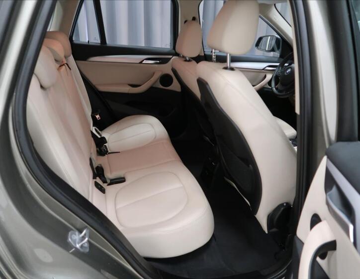 BMW X1 10