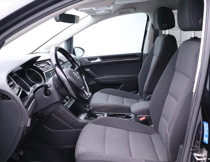 Volkswagen Touran 13