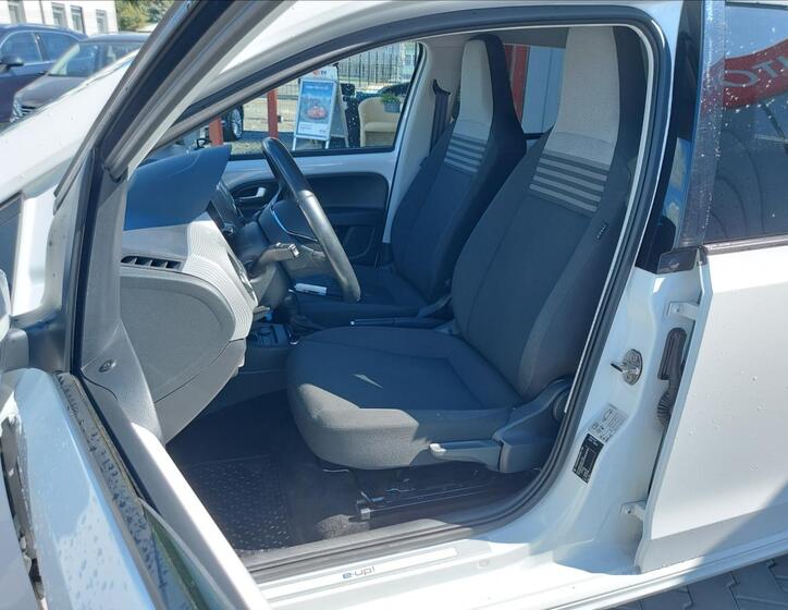 Volkswagen e-up! 9