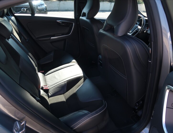 Volvo S60 11
