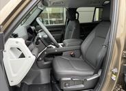 Land Rover Defender 12