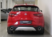 Alfa Romeo Stelvio 4