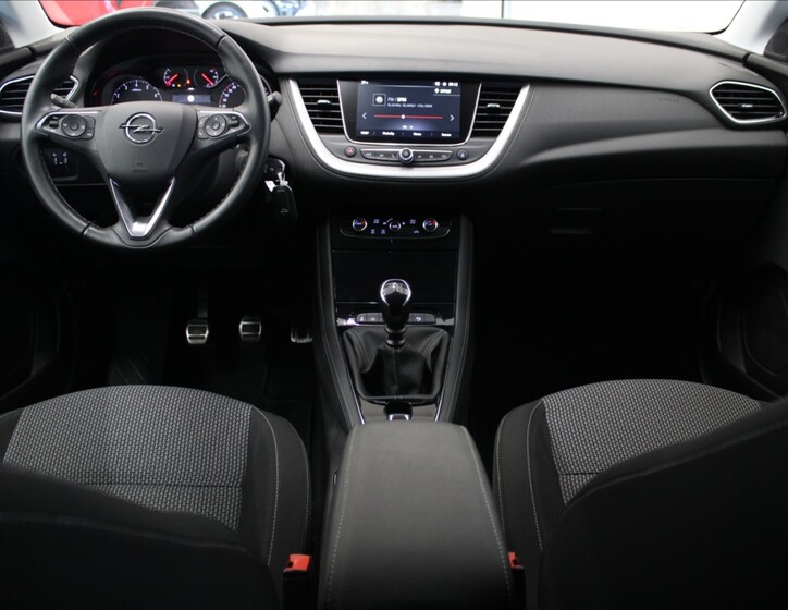 Opel Grandland X 8