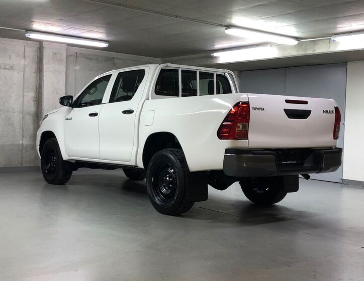 Toyota Hilux 7