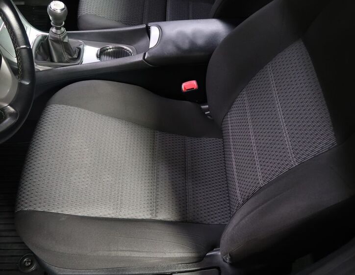 Toyota Avensis 9