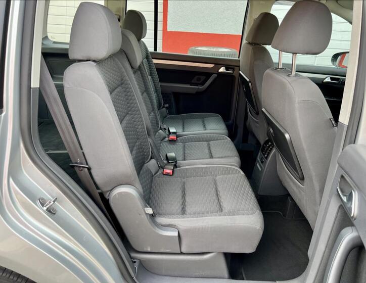 Volkswagen Touran 17