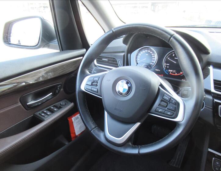 BMW Řada 2 12