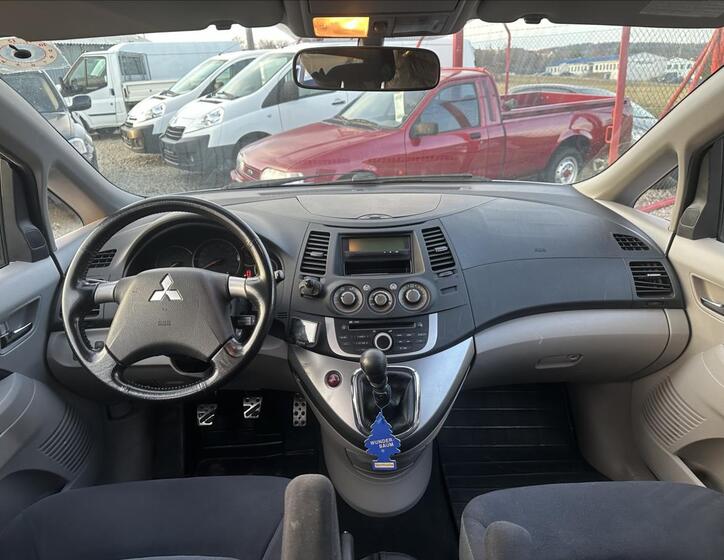 Mitsubishi Grandis 20