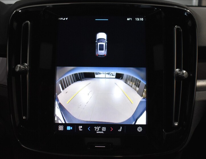 Volvo XC40 17