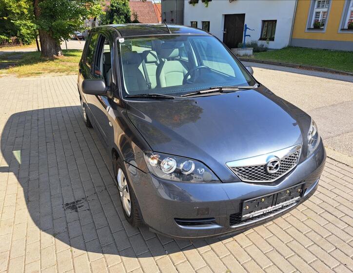 Mazda 2 1