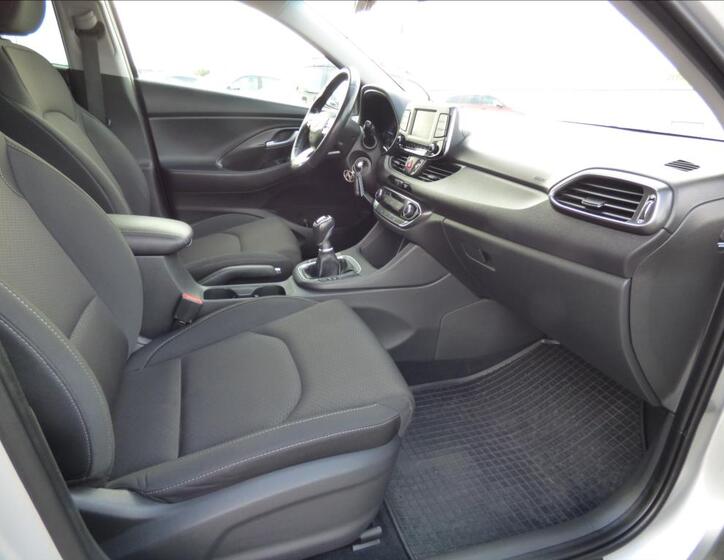 Hyundai i30 48