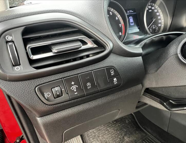 Hyundai i30 28