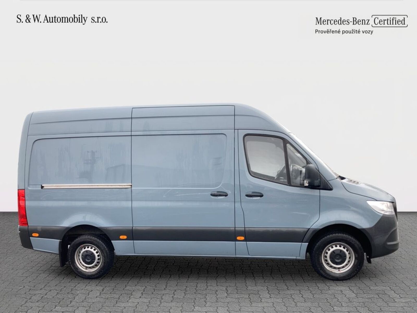 Mercedes-Benz Sprinter 4