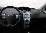 Toyota Yaris 24