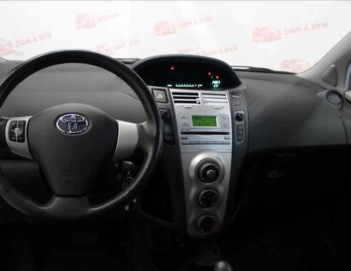Toyota Yaris 24