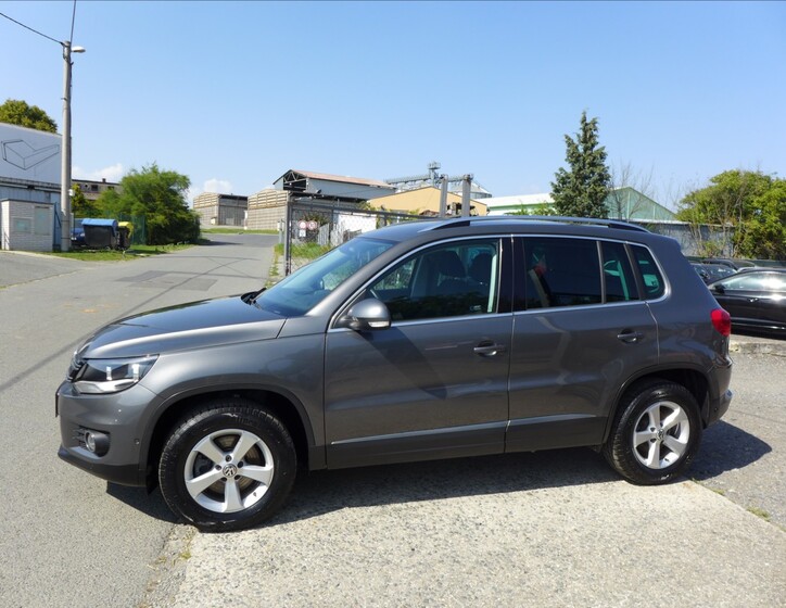 Volkswagen Tiguan 9