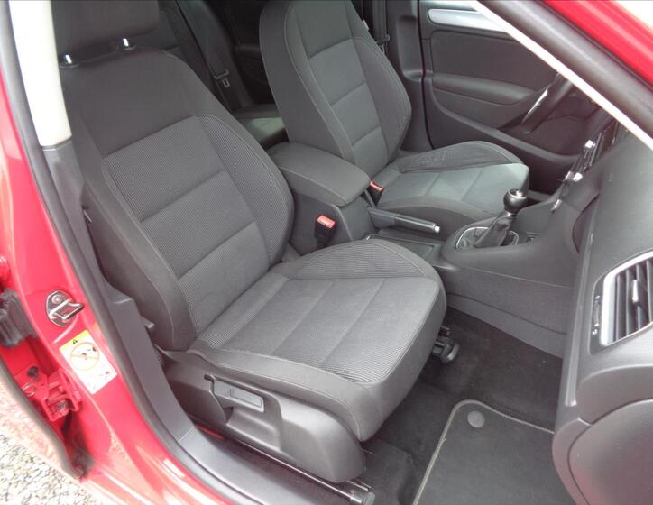Volkswagen Golf 12