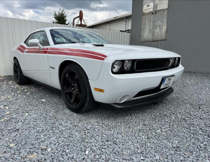 Dodge Challenger 2