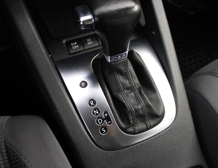 Volkswagen Golf 16