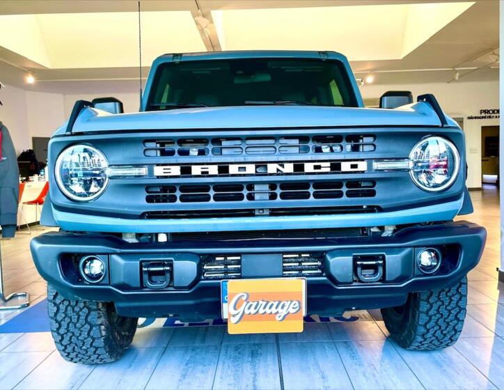 Ford Bronco 2