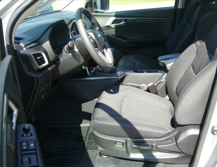 Isuzu D-Max 10