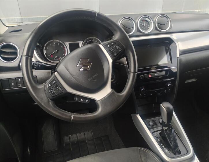 Suzuki Vitara 13