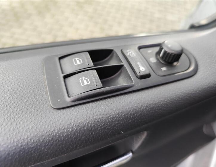 Volkswagen Caravelle 16