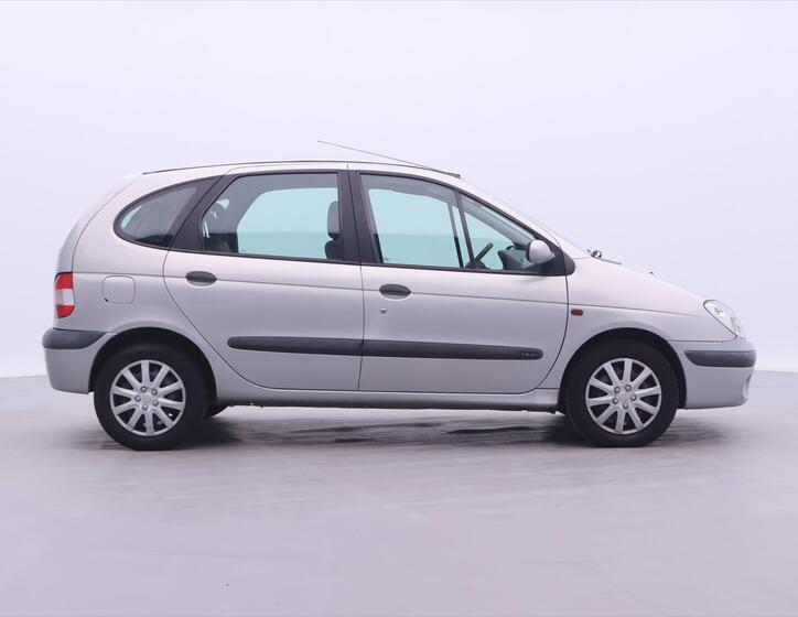 Renault Scénic 8