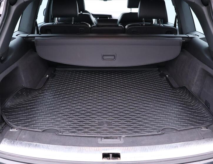 Audi Q7 10