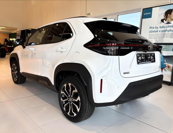 Toyota Yaris Cross 4