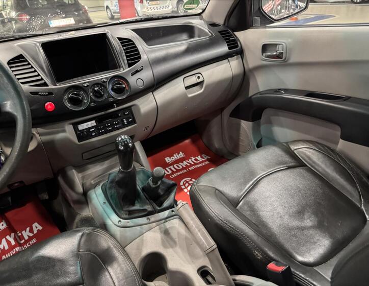 Mitsubishi L200 23