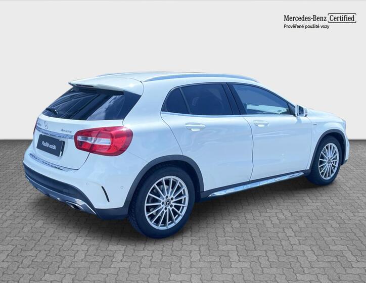 Mercedes-Benz GLA 5