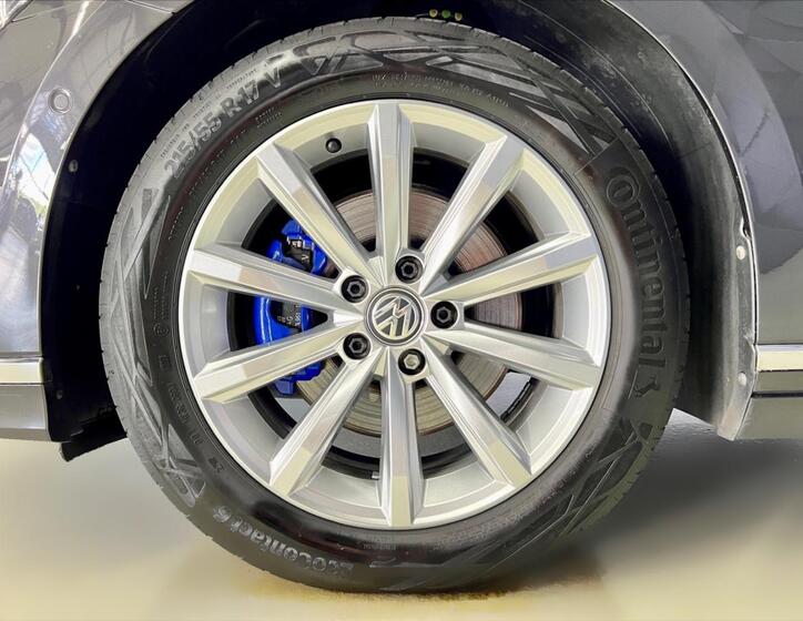 Volkswagen Passat 9