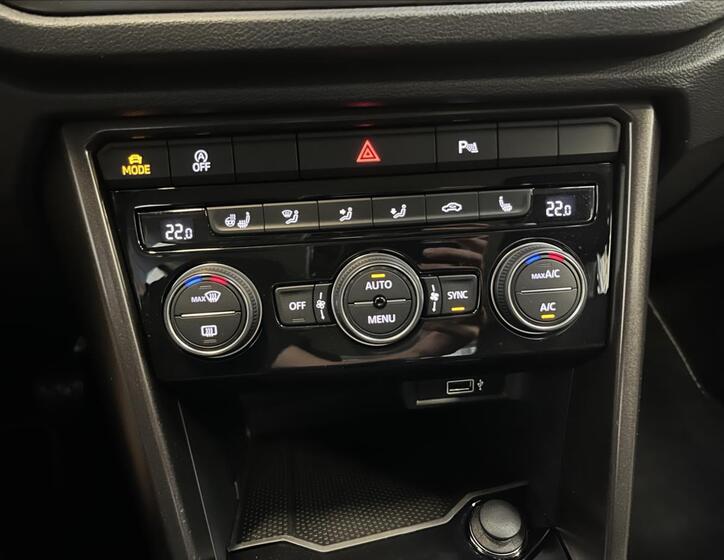 Volkswagen T-Roc 13