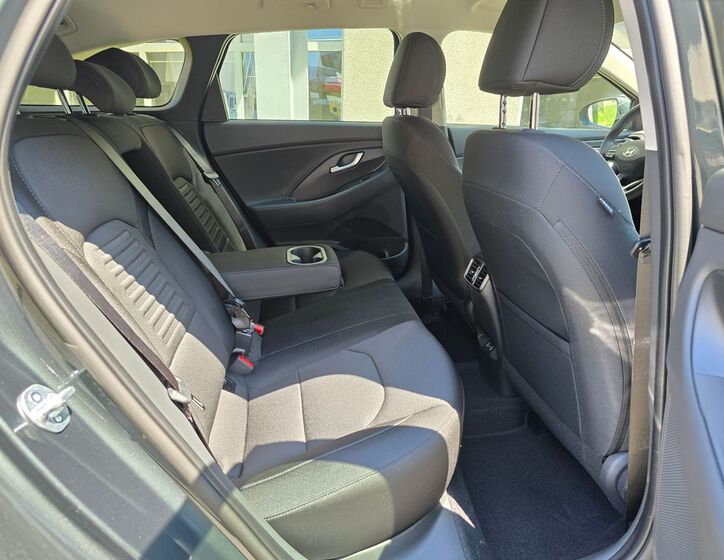 Hyundai i30 24