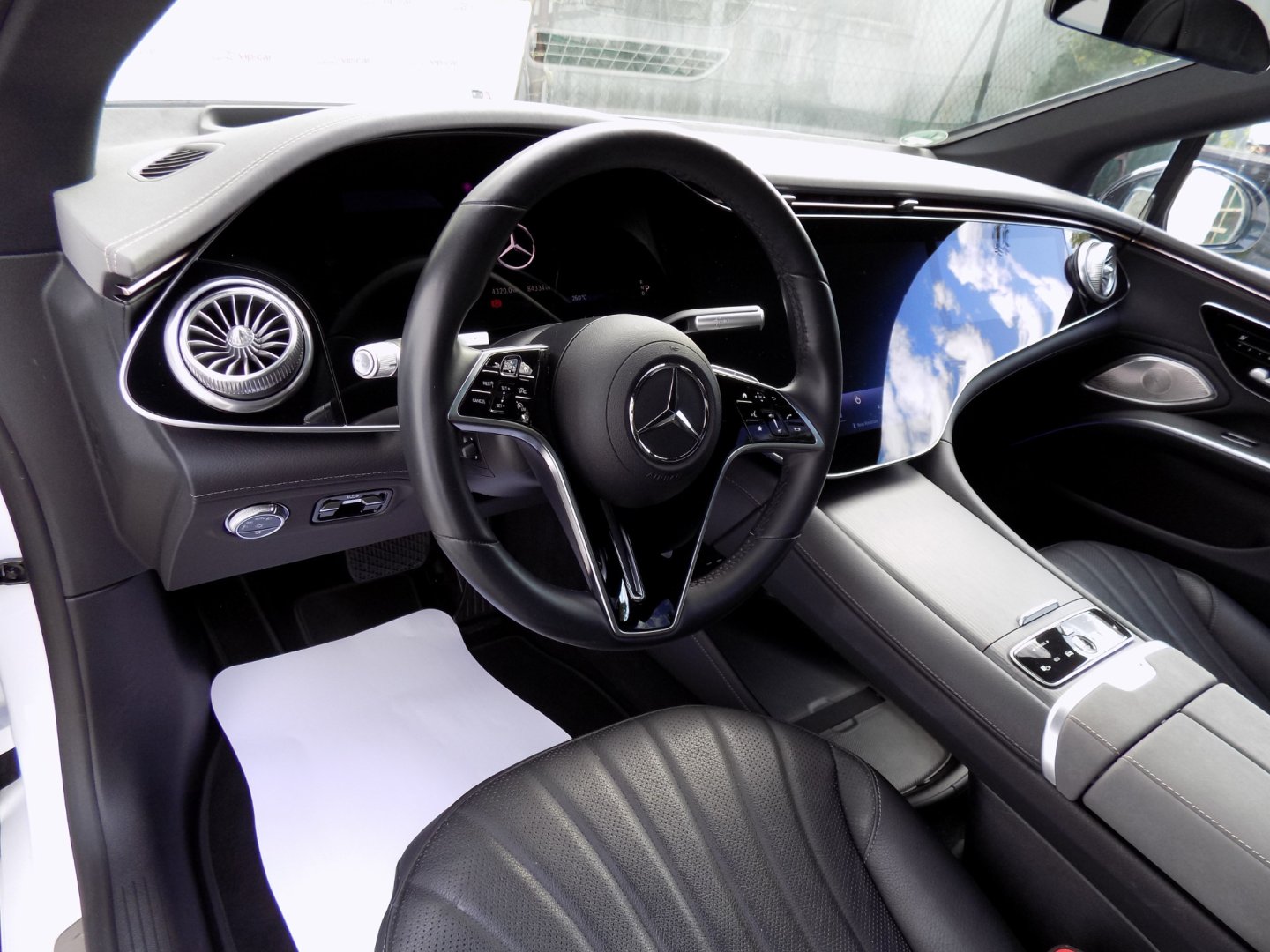 Mercedes-Benz EQS