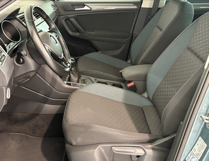 Volkswagen Tiguan 7