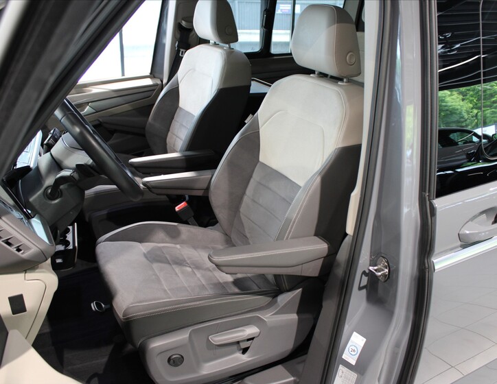 Volkswagen Multivan 9