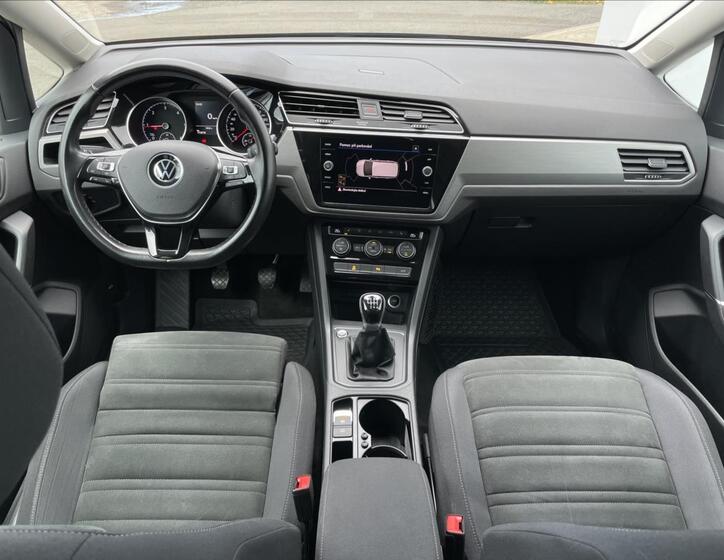 Volkswagen Touran 6