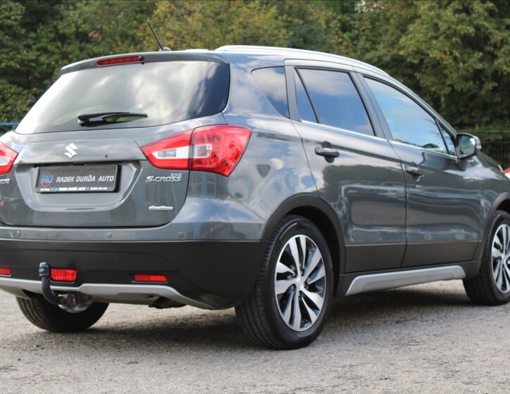 Suzuki SX4 S-Cross 5
