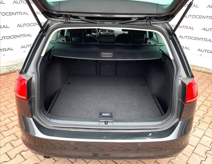 Volkswagen Golf 10