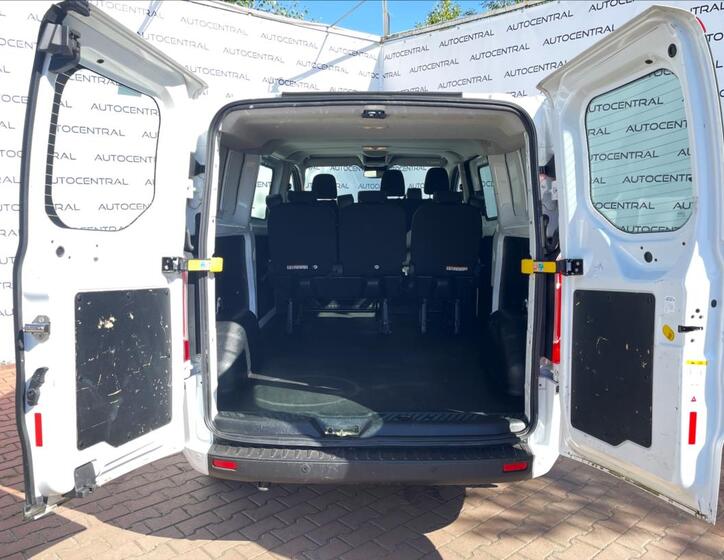 Ford Transit Custom 10