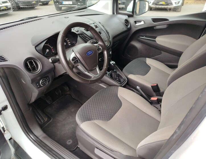 Ford Tourneo Courier 9