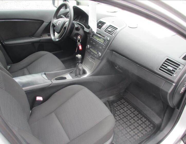 Toyota Avensis 9